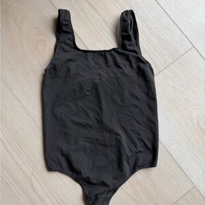 SKIMS Scoop neck Shapewear Bodysuit in Soot